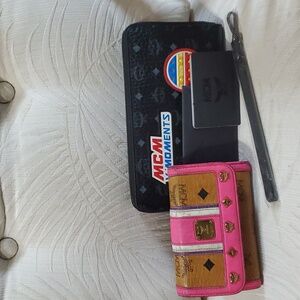 MCM  NWOT Clutch wallet with Free sml mcm wallet